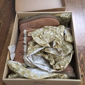 UGG Women’s Bailey Button Triplet